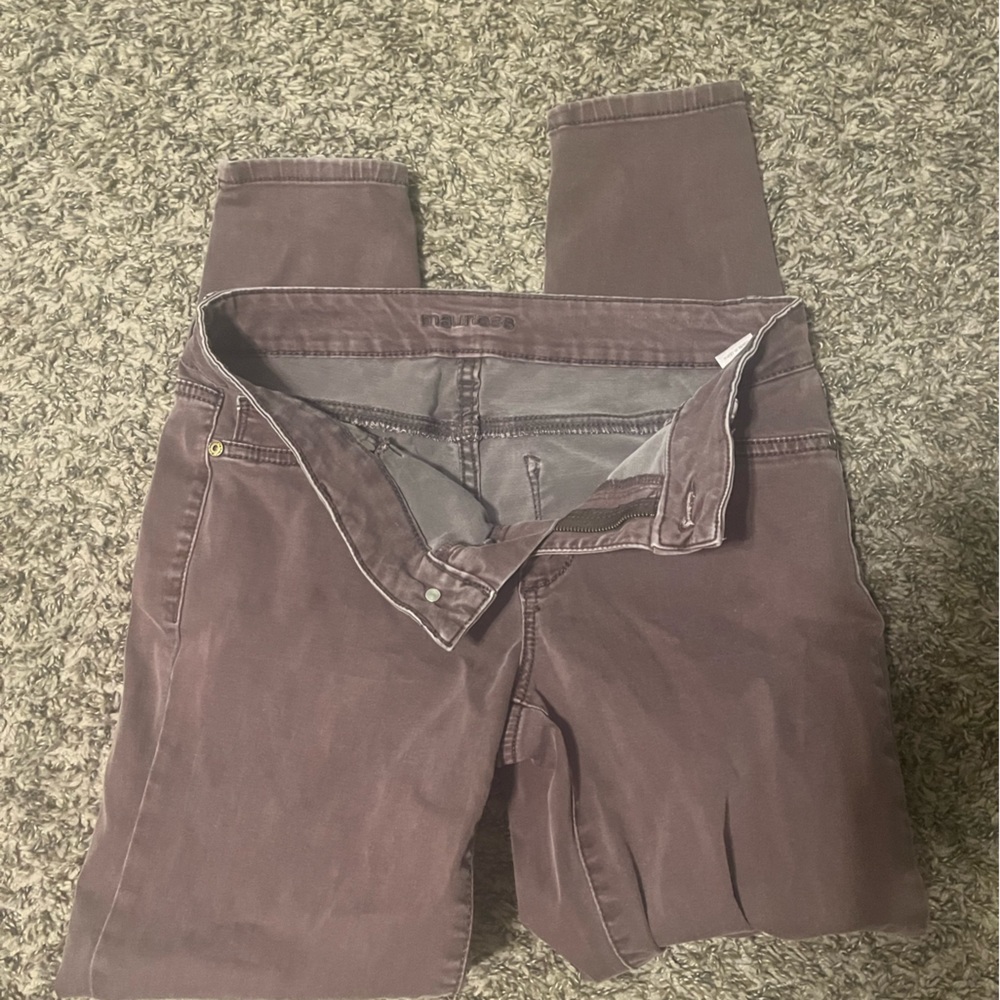 🤑 Maurice’s pants burgundy